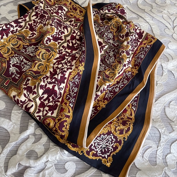 Silk Shawl - Picture 2 of 3